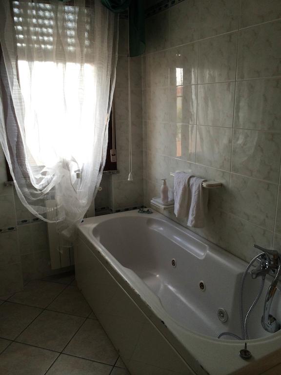 צ'יטה סנט'אנג'לו B&B Mirella חדר תמונה