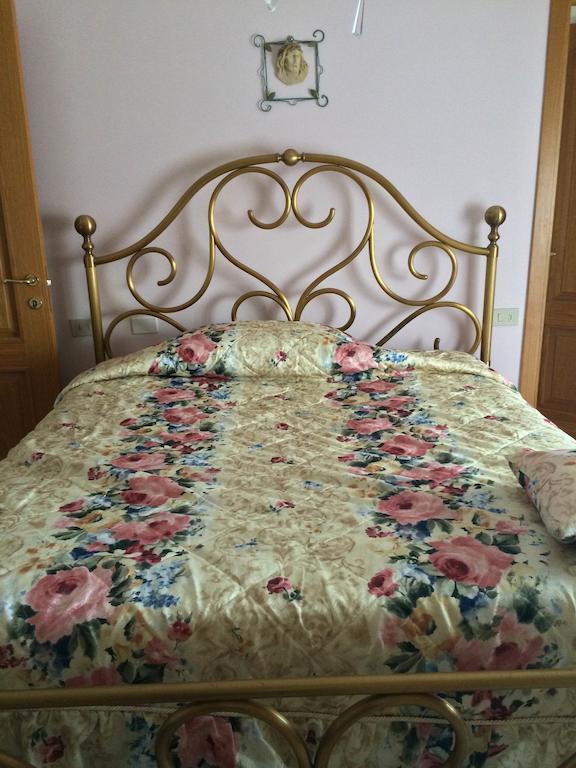 צ'יטה סנט'אנג'לו B&B Mirella חדר תמונה