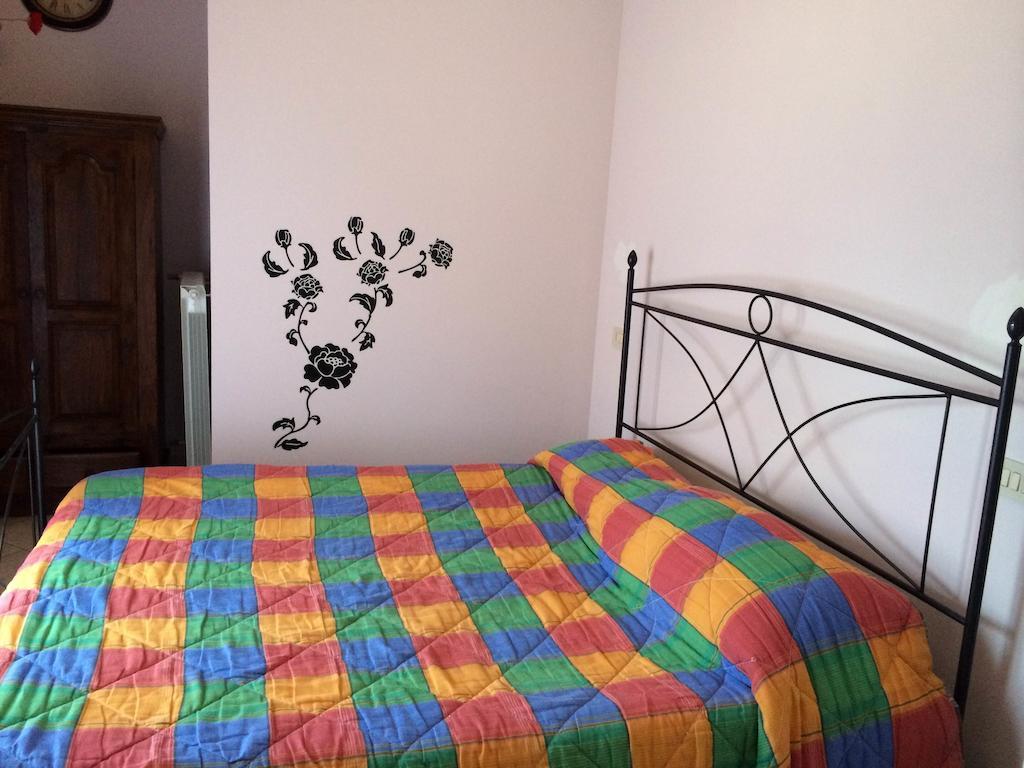 צ'יטה סנט'אנג'לו B&B Mirella חדר תמונה